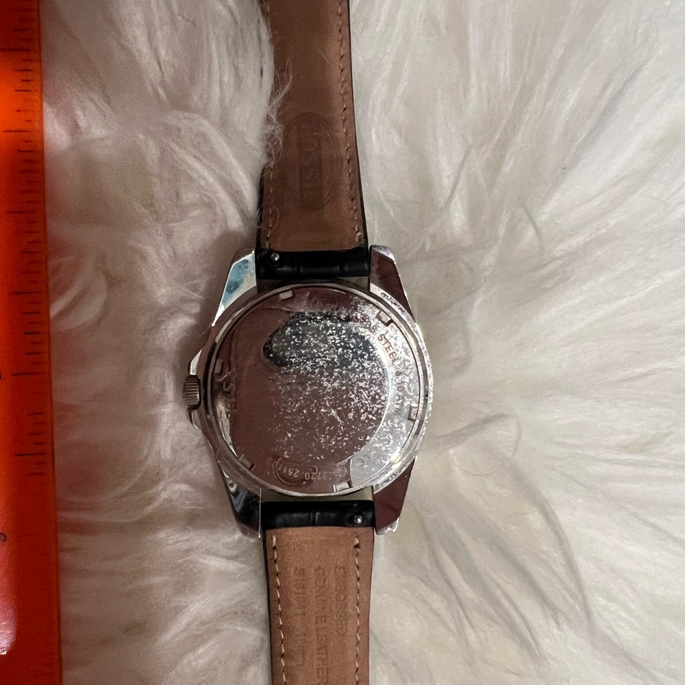 Vintage Fossil Silver Chronograph with Black Leather Strap - Picture 4 of 4